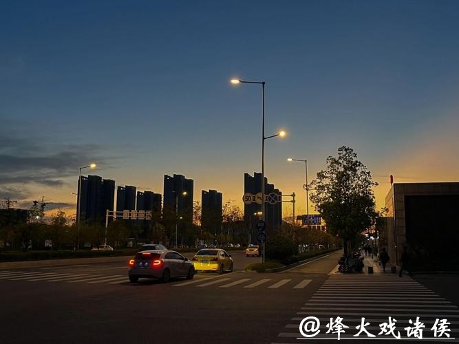 卖花车上看渔村