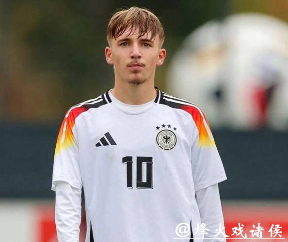 17岁小将卡尔欧冠4场3球 拜仁3-1逆转葡萄牙体育
